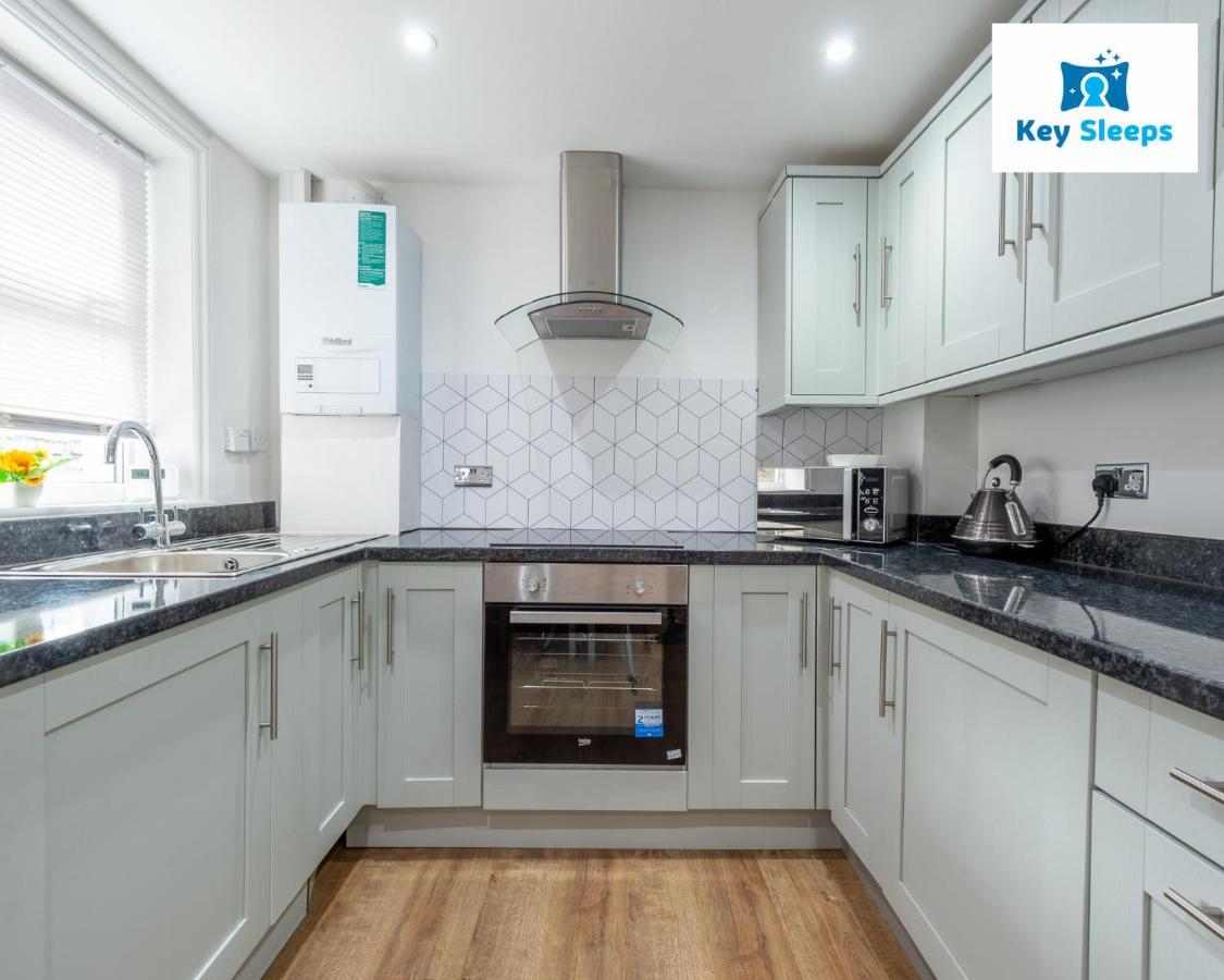 Five Bedroom Spacious Modern House By Keysleeps Short Lets Workington Lake District Beach Экстерьер фото